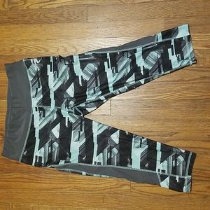 Sketchers sport capris